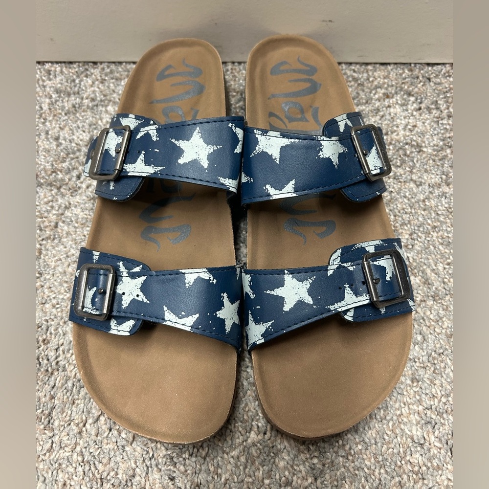 NWOT Star Sandals Size 9